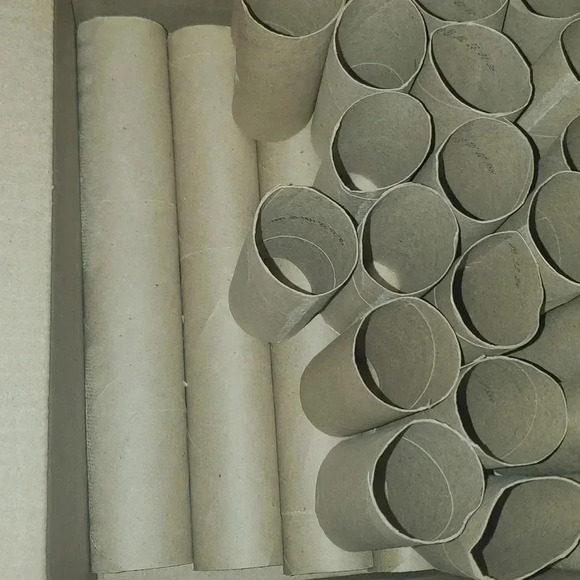 Clean 50 toilet paper rolls & 7 paper towel rolls Use for arts, crafts & etc - Picture 3 of 6